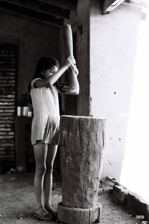 AÑO 1974 - BLANCO Y NEGRO - VIDA CAMPESINA EN PARAGUAY (JOSÉ MARÍA BLANCH)